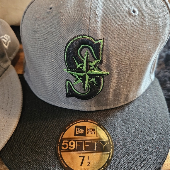 🧢 HOT!! Seattle Mariners Hat Duo: Stylish Fan Essentials - Picture 2 of 10